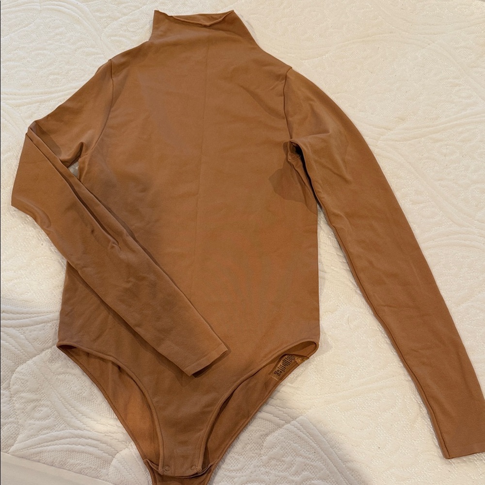 SKIMS Essential Mock Neck Bodysuit